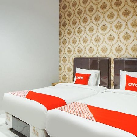 Super Oyo Capital O 92066 Papakoel Hotel & Cafe Medan Exteriér fotografie