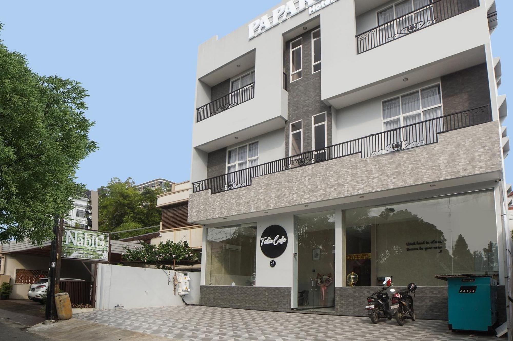 Super Oyo Capital O 92066 Papakoel Hotel & Cafe Medan Exteriér fotografie