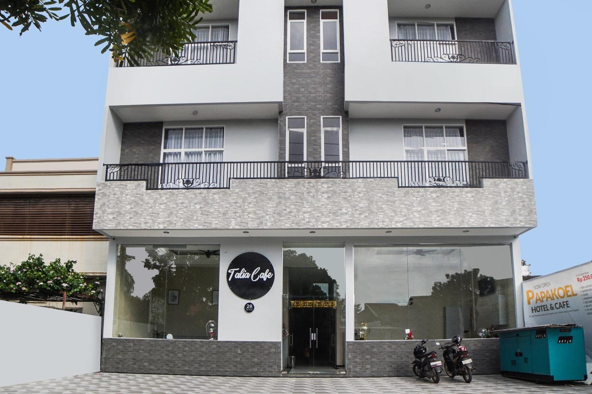 Super Oyo Capital O 92066 Papakoel Hotel & Cafe Medan Exteriér fotografie